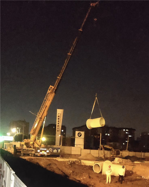 周口市“弯臂矫正”—— 吊车的 “形变补偿” 技术